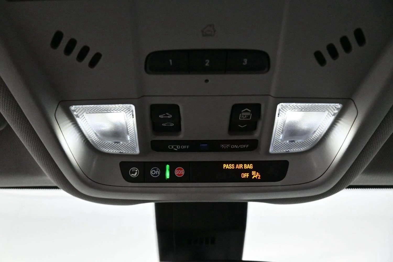 Used 2022 Summit White GMC AT4 image 31