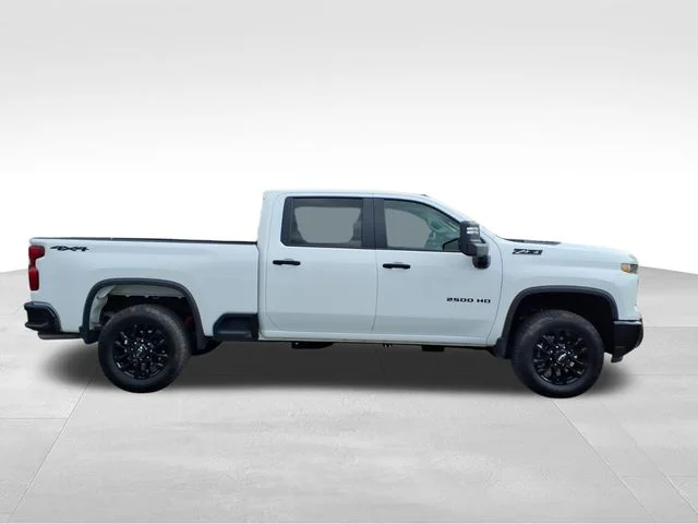 Used 2025 White Chevrolet Custom image 11
