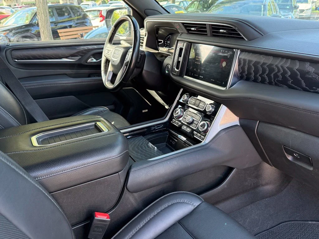 Used 2024 Onyx Black GMC Denali image 30