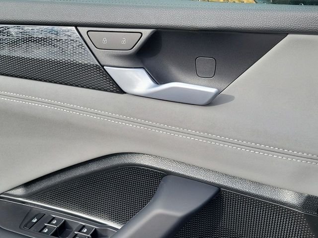 2026 Volkswagen Tiguan SE R-LINE BLACK - Photo 10