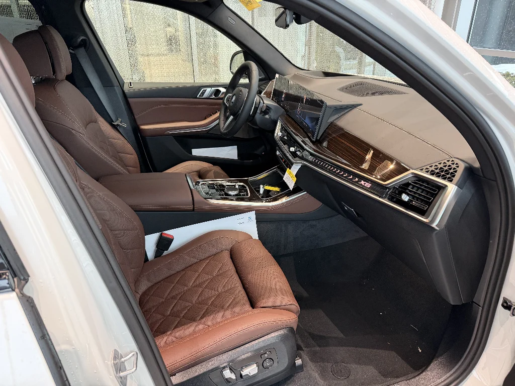 New 2026 Mineral White Metallic BMW xDrive50e image 14