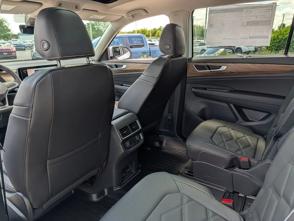 New 2026 White Volkswagen 2.0T SE w/Technology image 14