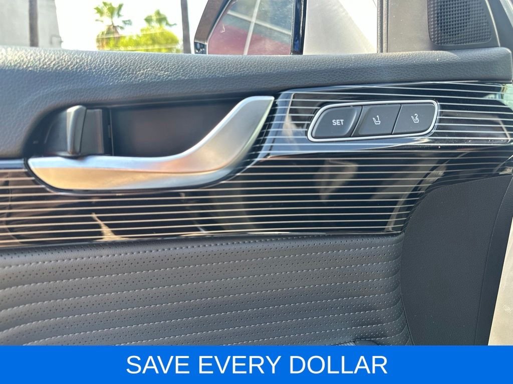 Used 2023 Silver Hyundai Calligraphy image 9