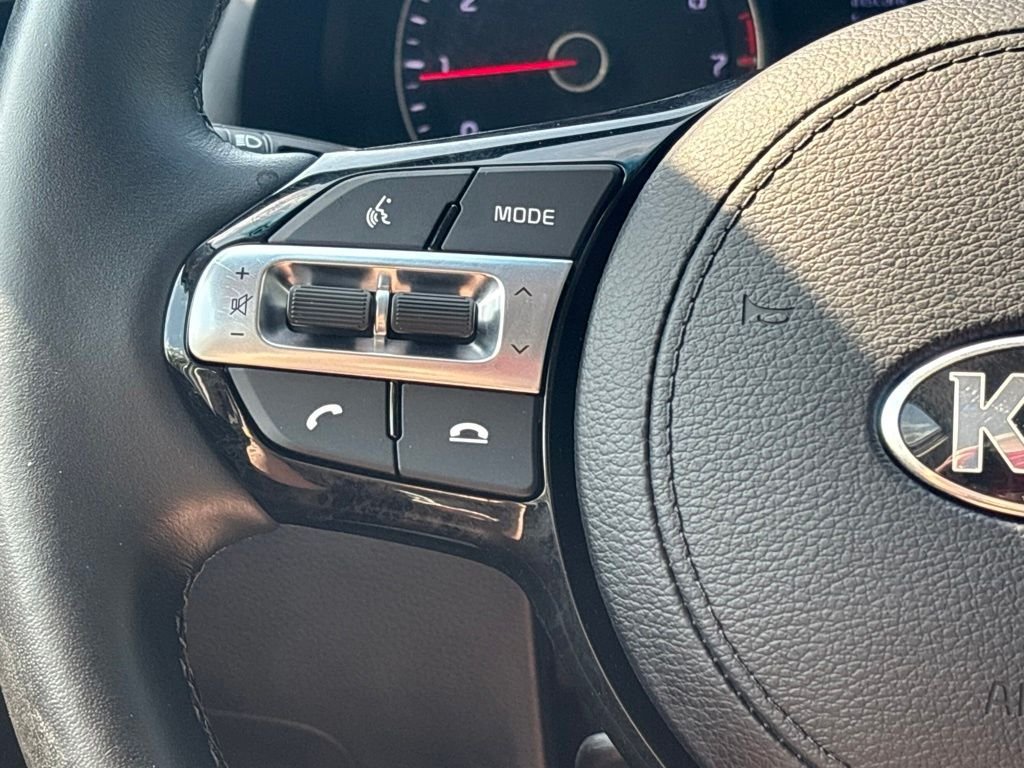 Used 2019 Gray Kia Technology image 27