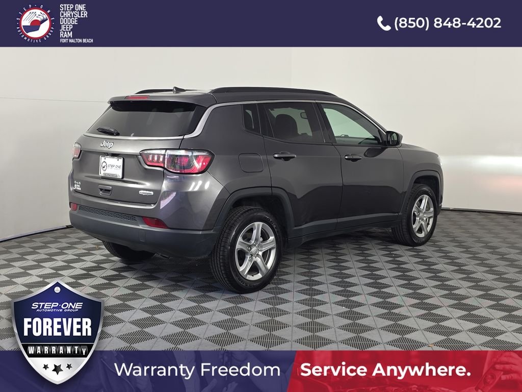 Used 2024 Gray Jeep Latitude image 6