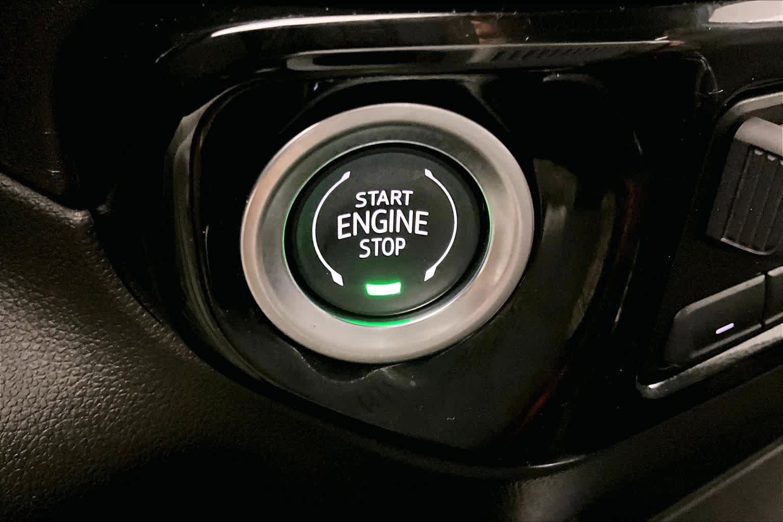 Used 2025 Black Chevrolet RST image 31