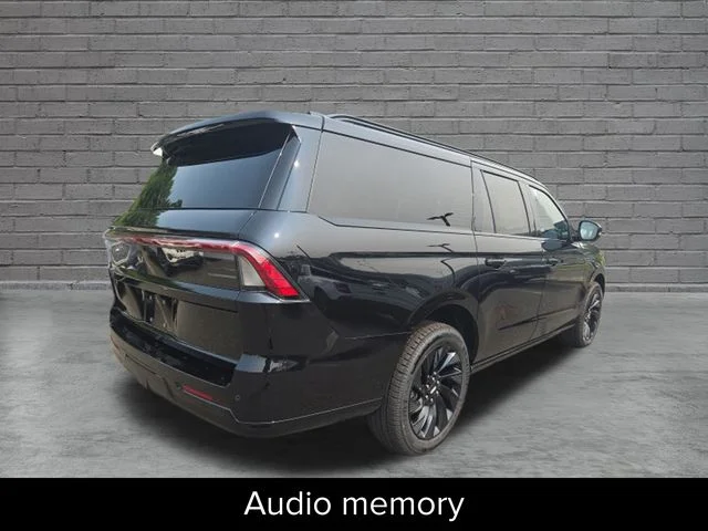 New 2027 Infinite Black Metallic Clearcoat Lincoln Reserve L image 7