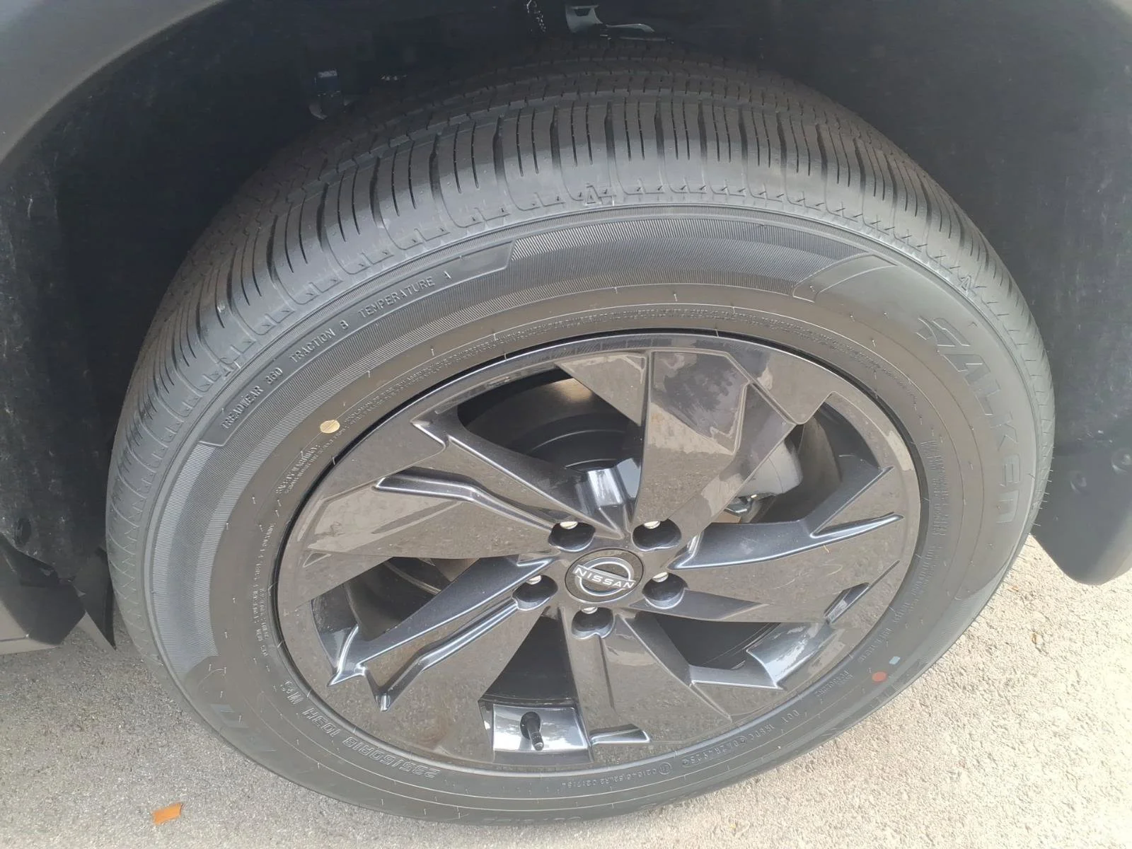 New 2026 Boulder Gray Pearl Nissan SV image 12