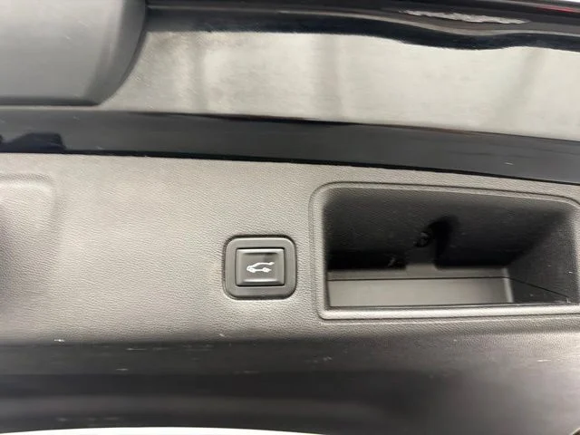 Used 2018 Black GMC Denali image 34