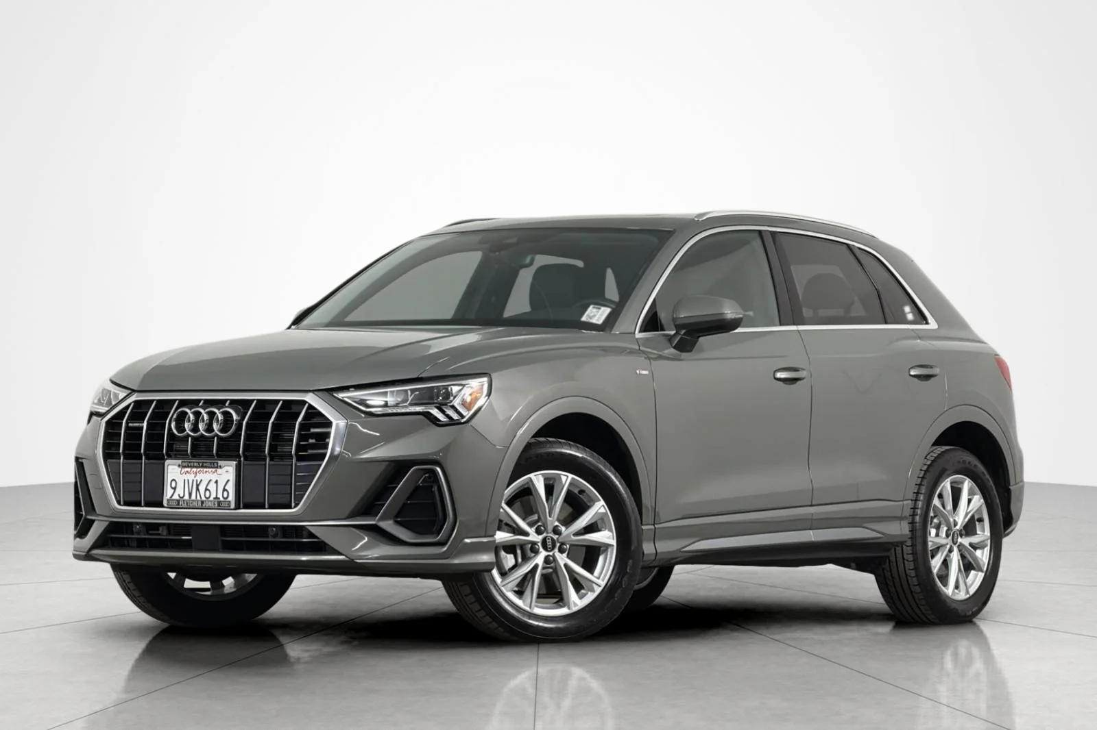 2024 Audi Q3 45 TFSI S Line Premium quattro's photo