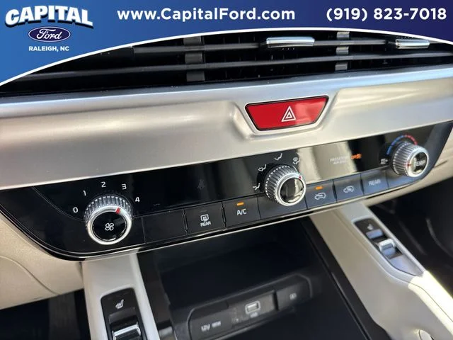Used 2021 White Kia S image 30