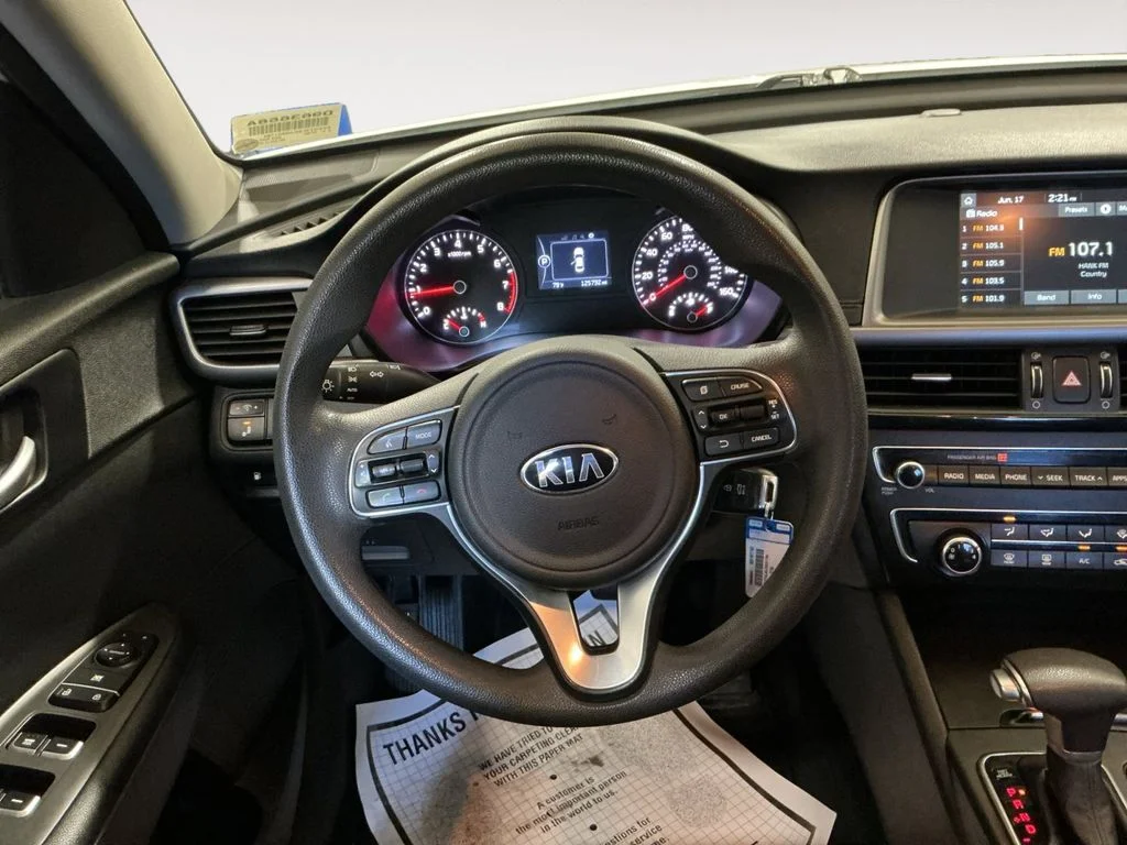 Used 2018 White Kia LX image 16
