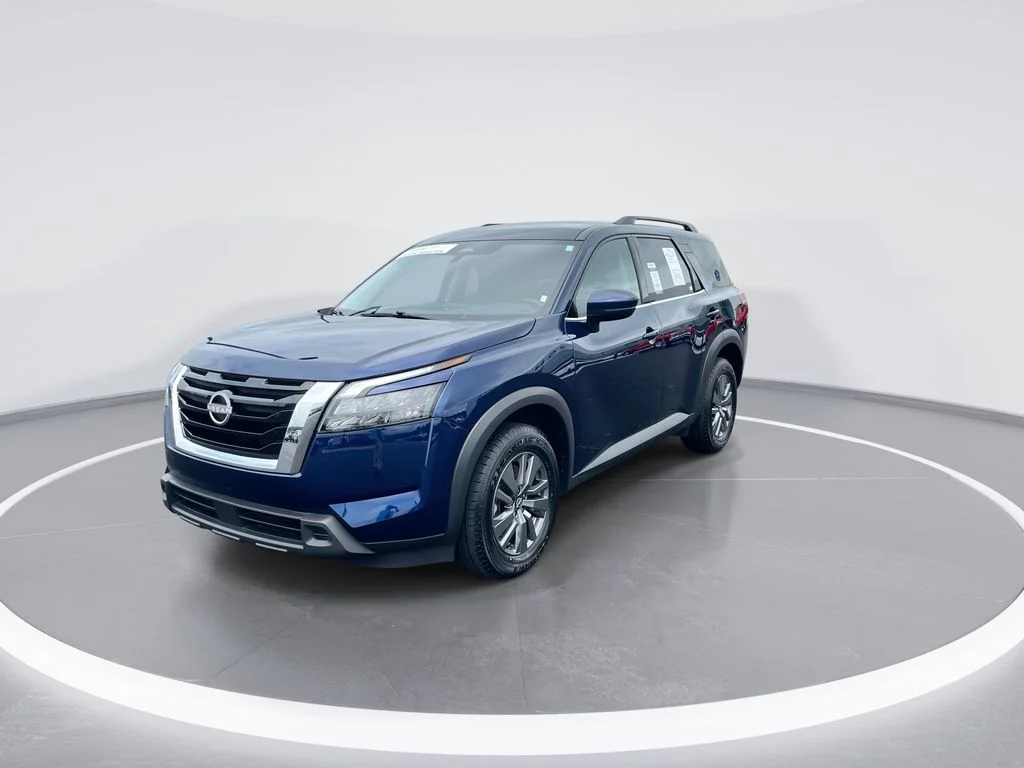 Used 2025 Blue Nissan SV image 4