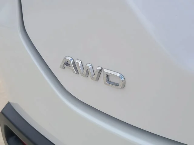 Used 2023 White Honda EX-L 8 Passenger image 36