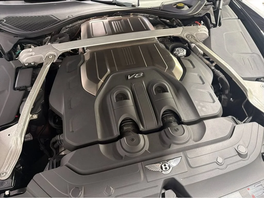 Used 2020 Black Bentley V8 image 11