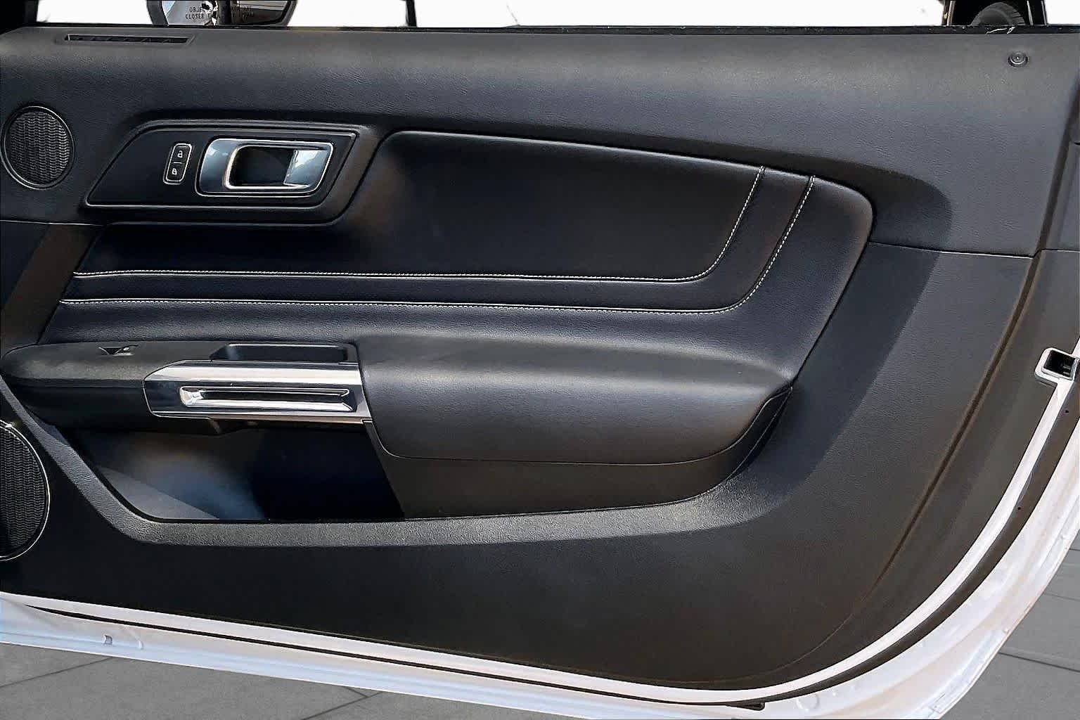 Used 2020 Oxford White Ford GT Premium image 22