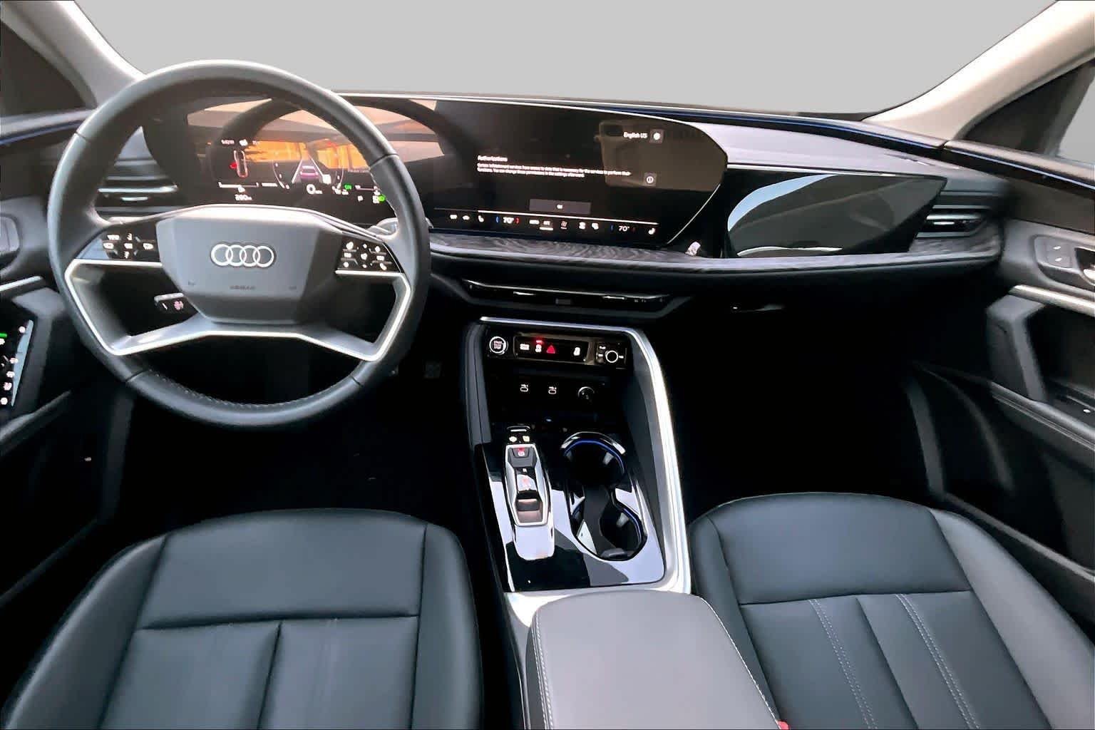 Used 2025 Navarra Blue Metallic Audi Premium image 15