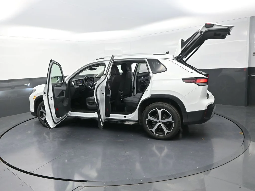 2026 Volkswagen Tiguan SE - Photo 33