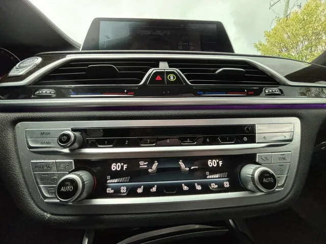 Used 2022 Dravit Grey Metallic BMW 740i xDrive ~PREMIUM & EXECUTIVE PACKAGE !! image 38