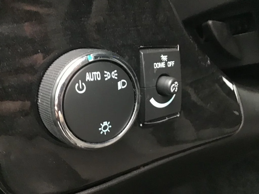 Used 2020 Black Chevrolet Explorer Limited SE image 22