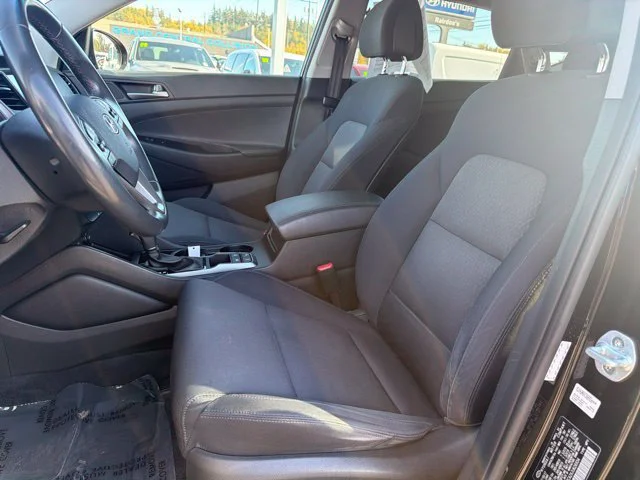 Used 2018 Black Noir Pearl Hyundai Value image 19