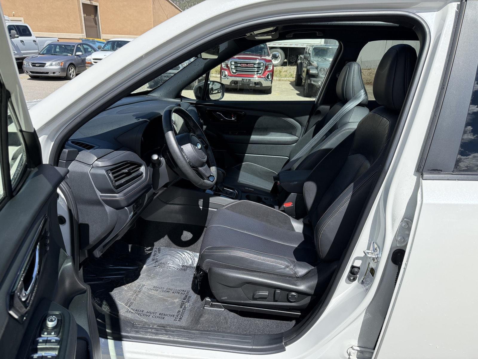 Used 2025 Crystal White Pearl Subaru Touring image 6