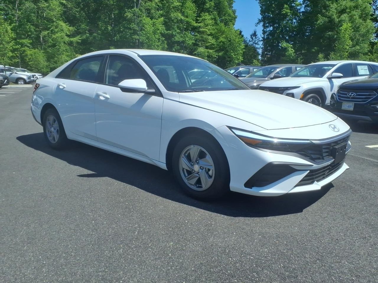 New 2026 Serenity White Hyundai SE image 4