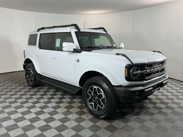 New 2025 Oxford White Ford Outer Banks image 3