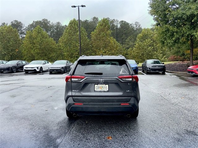 2021 Toyota RAV4 LE photo 4