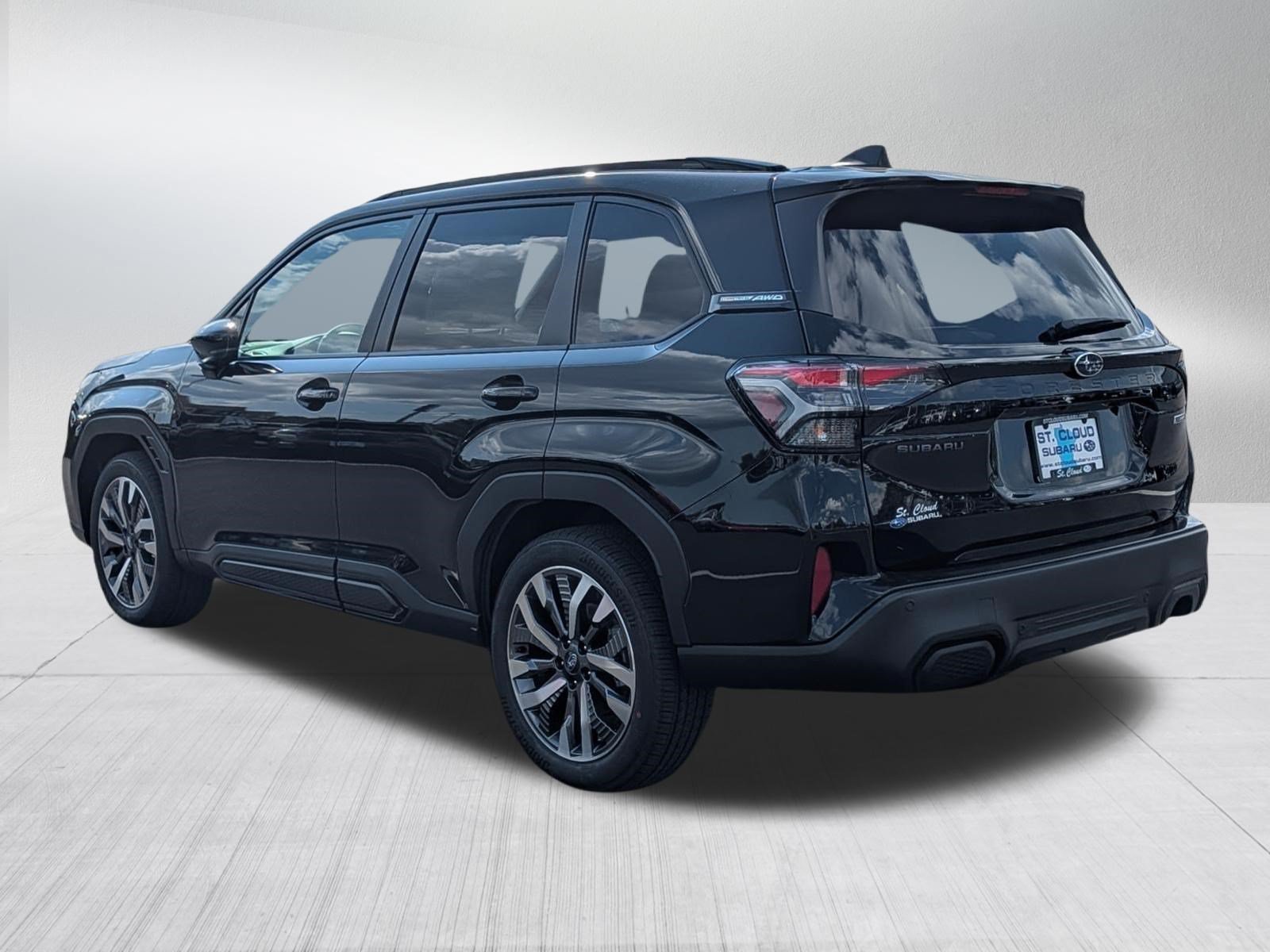New 2026 CRYSTAL BLACK SILICA Subaru Touring image 3