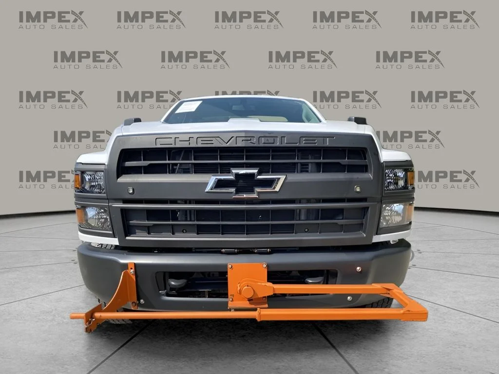 Used 2022 White Chevrolet Work Truck image 8