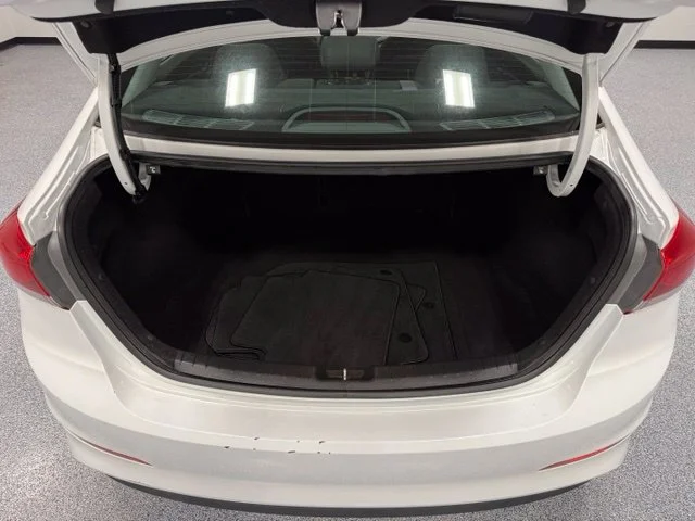 Used 2018 White Hyundai SEL image 32