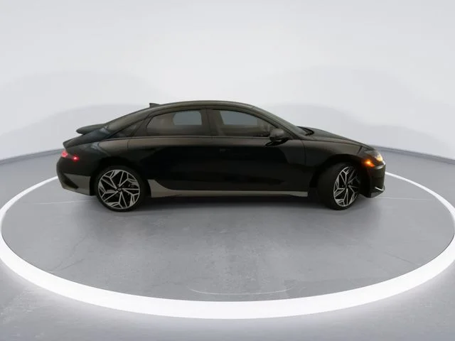 Used 2024 Black Hyundai SEL image 7