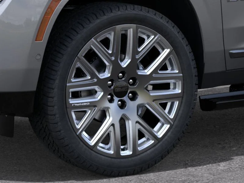 2026 GMC Yukon Denali Ultimate - Photo 9