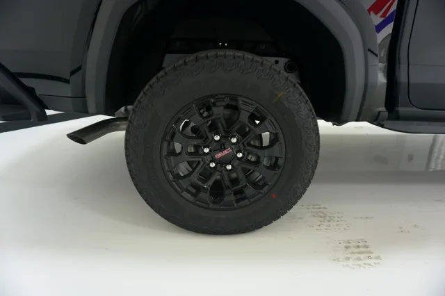 New 2026 Onyx Black GMC Elevation image 6