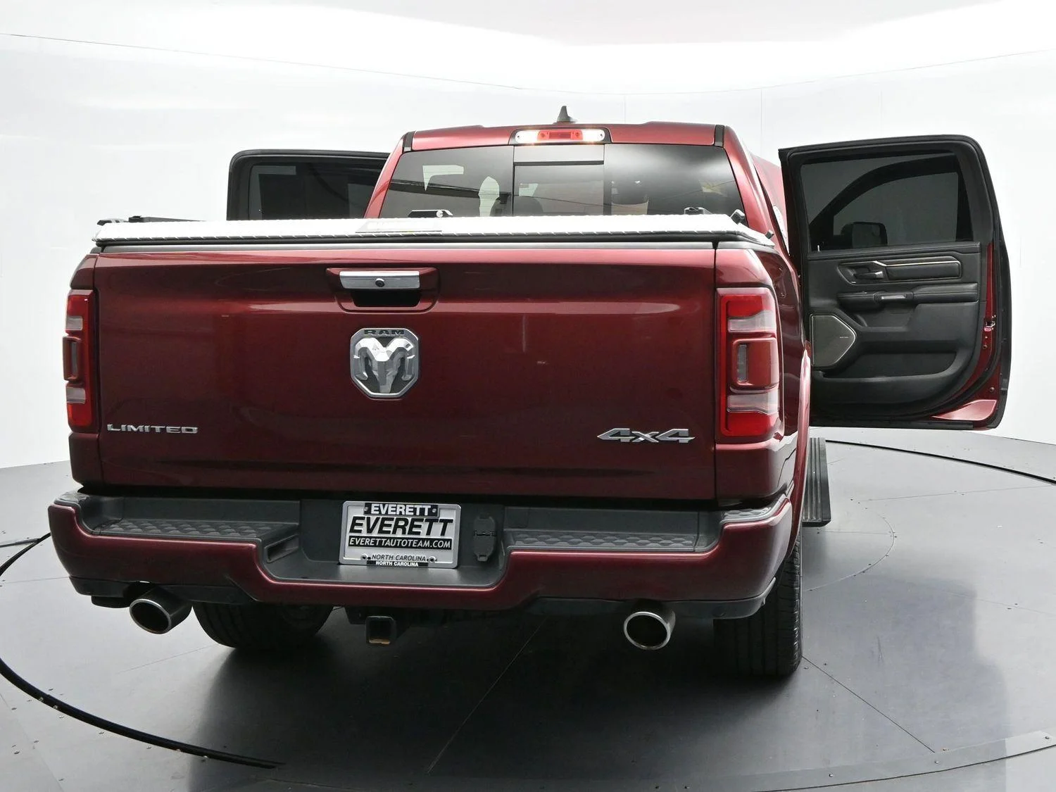 Used 2020 Delmonico Red Pearlcoat Ram Limited image 45
