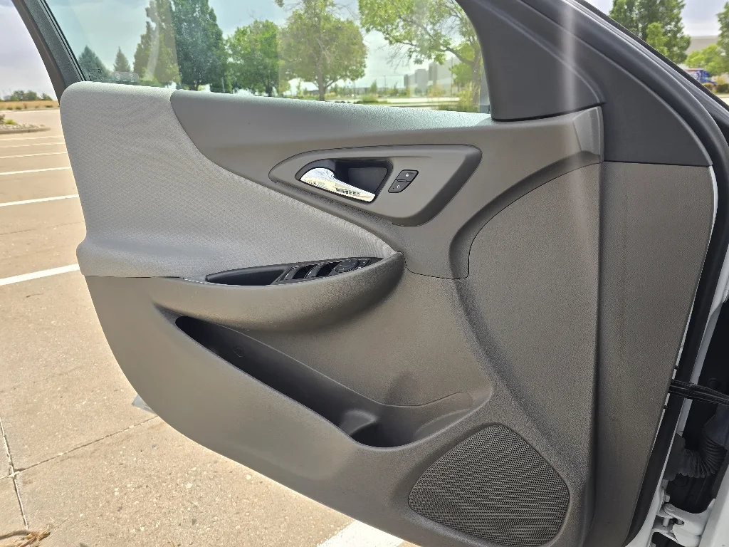 Used 2022 Summit White Chevrolet LT image 15