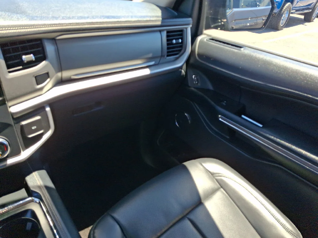 Used 2022 Gray Ford XLT MAX image 17