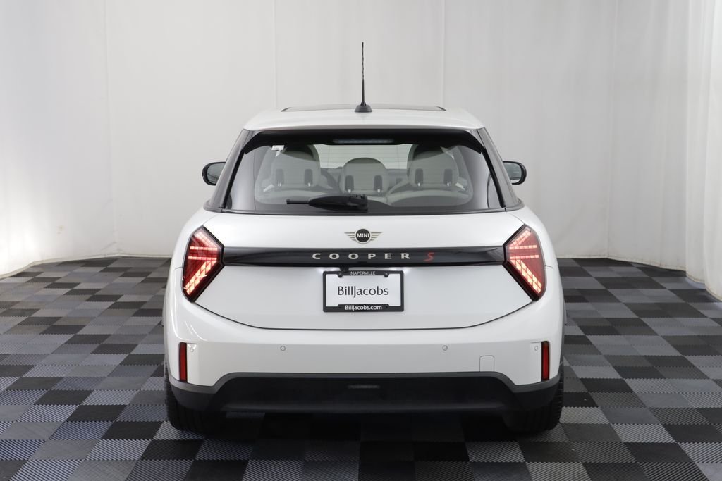 Certified Used 2025 White Metallic MINI Signature Plus image 16