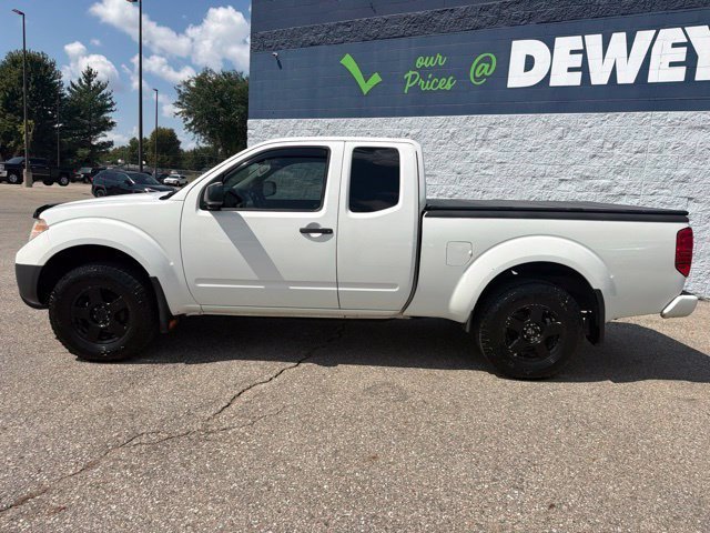 Used 2019 Glacier White Nissan S image 2