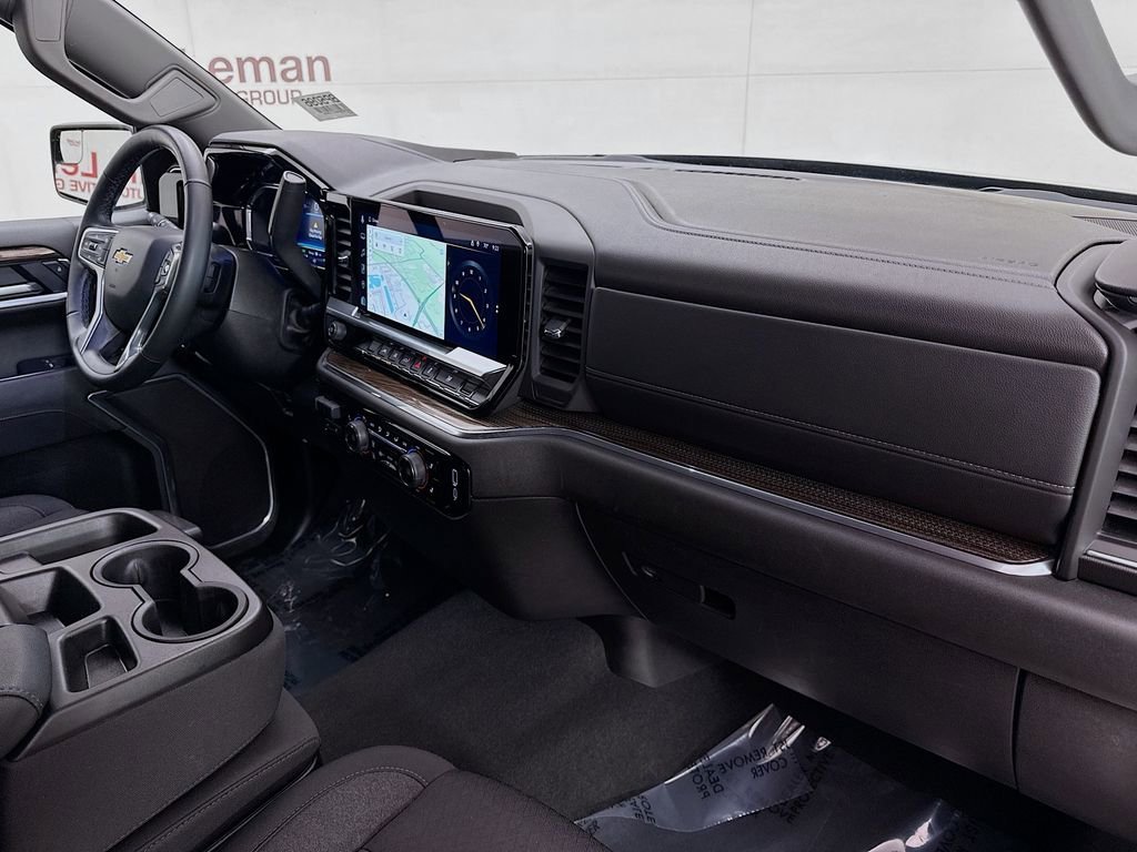 2025 Chevrolet Silverado 1500 LT - Photo 32