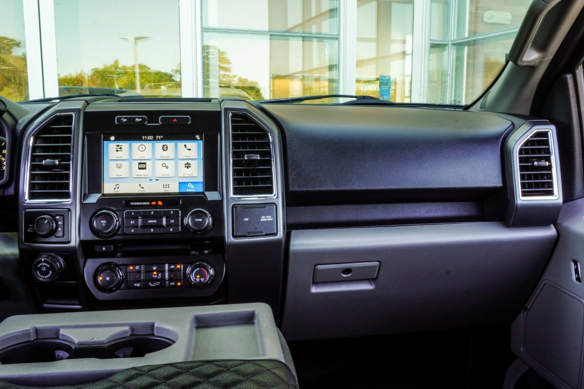 Used 2016 Gray Ford XLT image 18