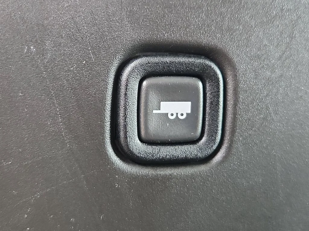 Used 2023 White Chevrolet Work Van image 18
