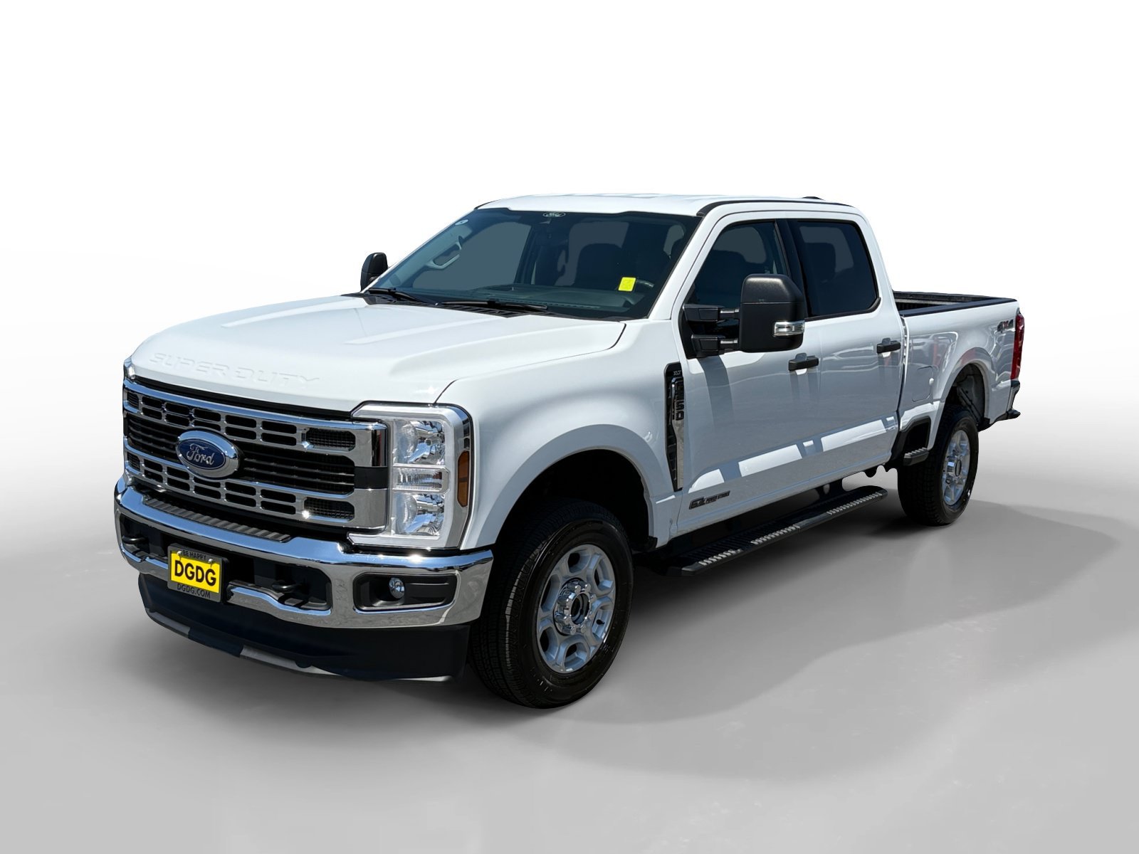 Used 2025 Oxford White Ford XLT image 1