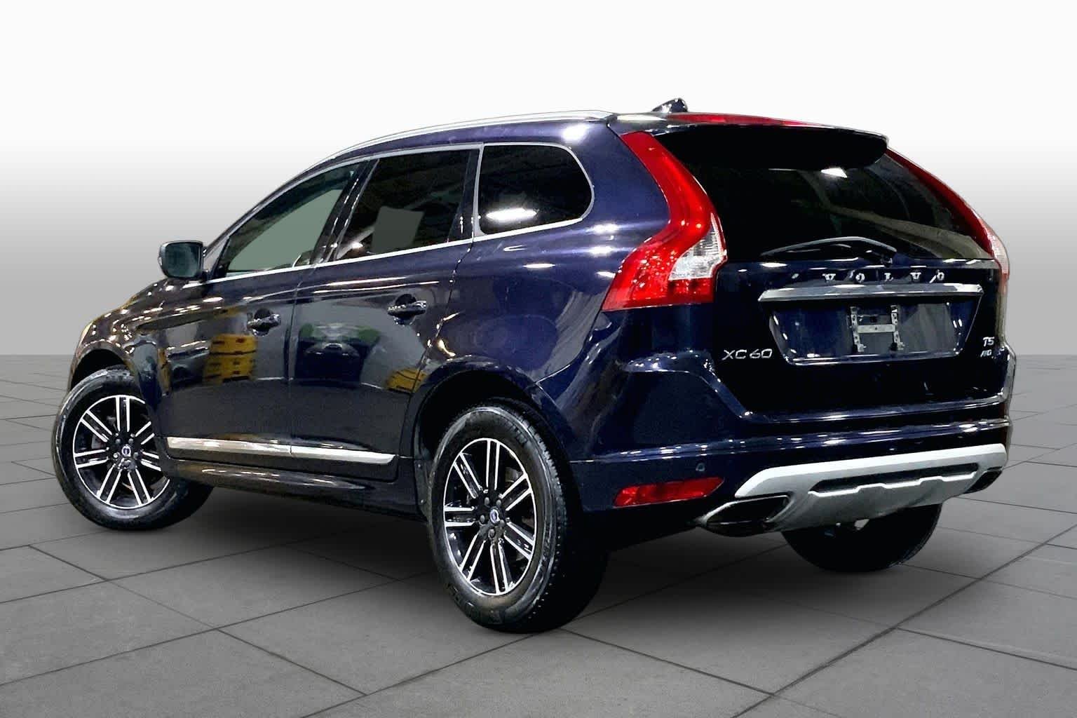 Used 2017 Magic Blue Metallic Volvo Dynamic image 12