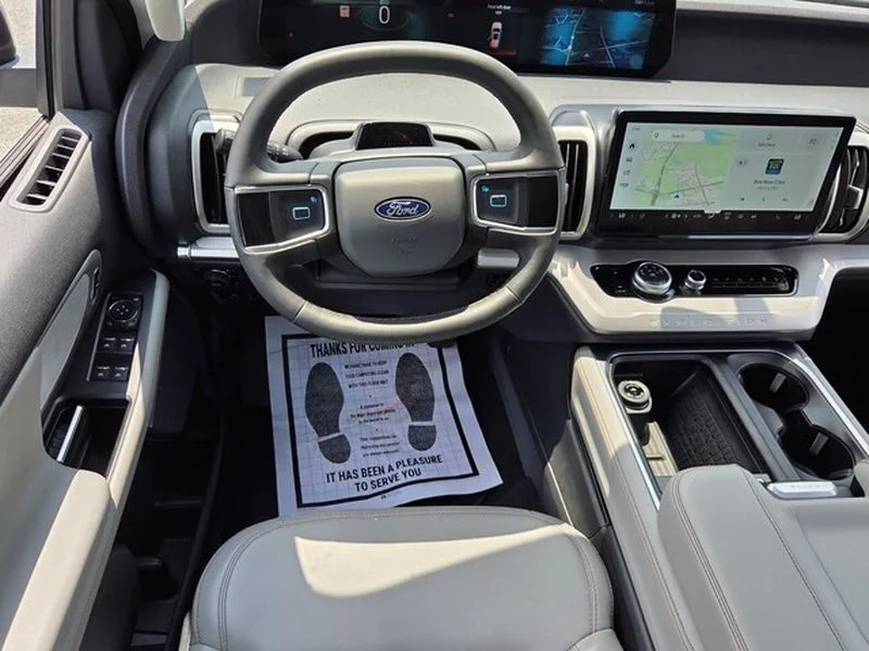 Used 2025 Space Silver Ford Active image 8