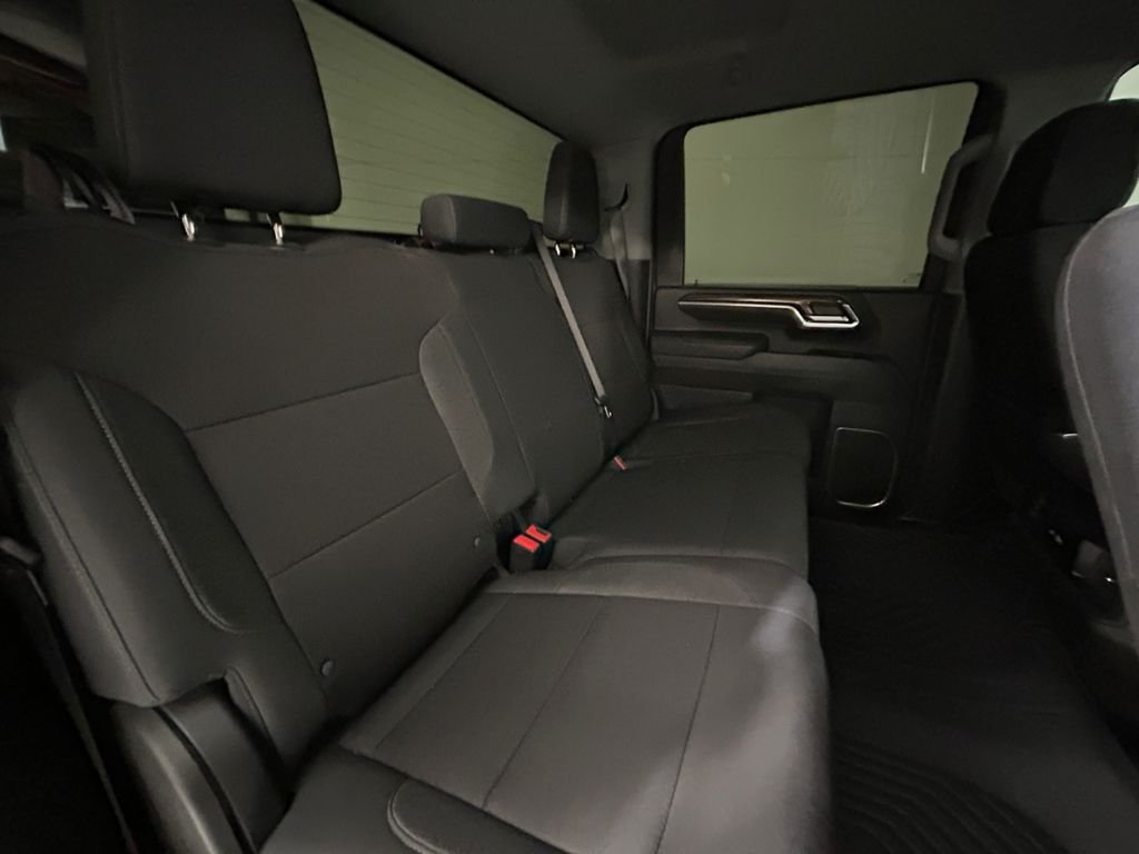 Used 2025 Black Chevrolet LT image 17