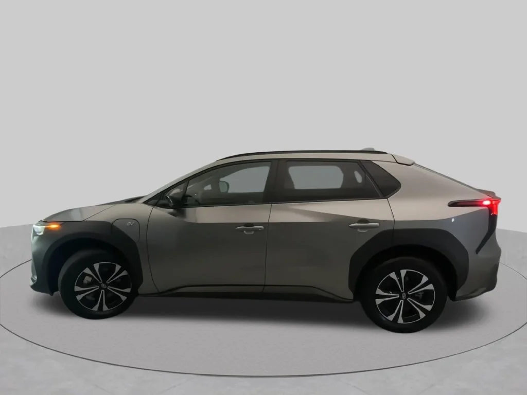 2025 Subaru Solterra PREMIUM SUV Slide 9