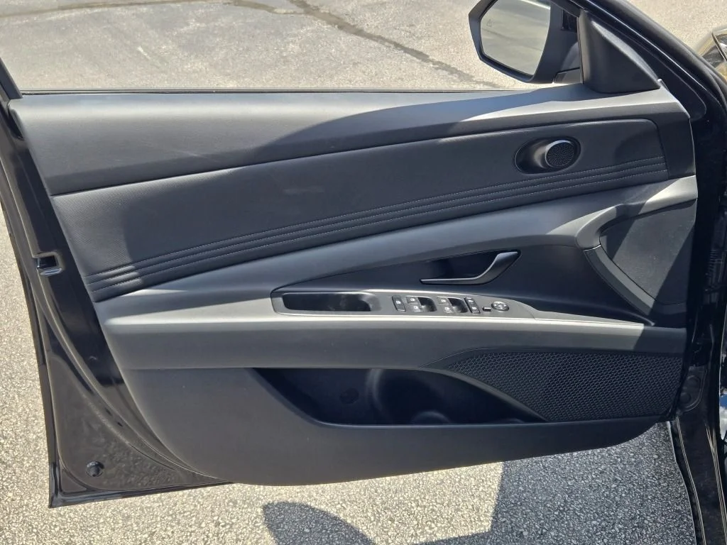 New 2026 Abyss Black Hyundai SEL Sport image 18