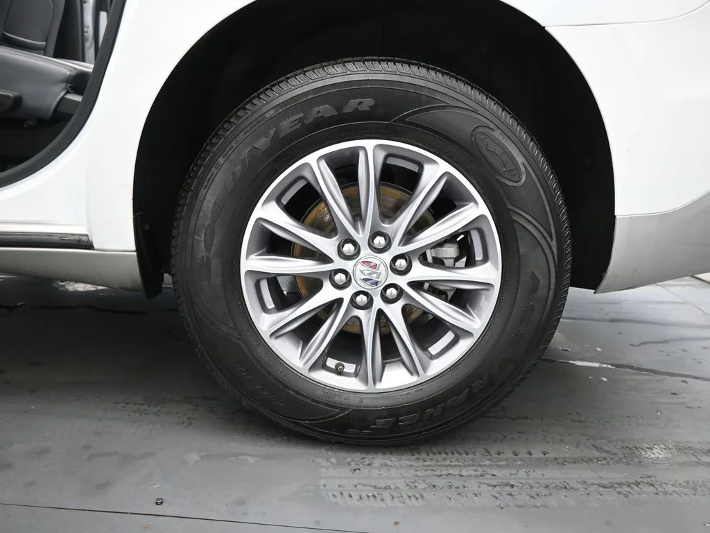 Used 2024 White Buick Premium Group image 25